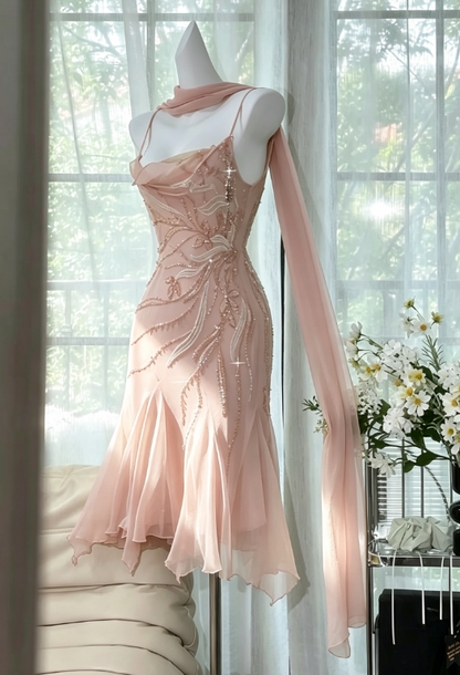 Fairytale Bud Grünes Etuikleid, kurzes Ballkleid, Chiffon, rückenfreies Partykleid mit Perlen ED02275