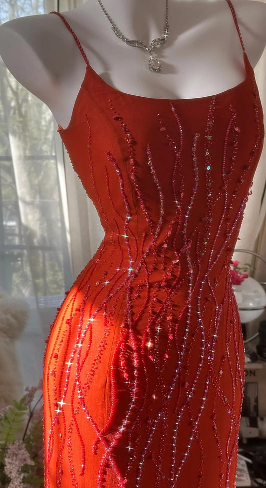Elegantes rotes Spaghettiträger-Chiffon-Rüschen-Etuikleid mit Perlen, langes Ballkleid ED02276