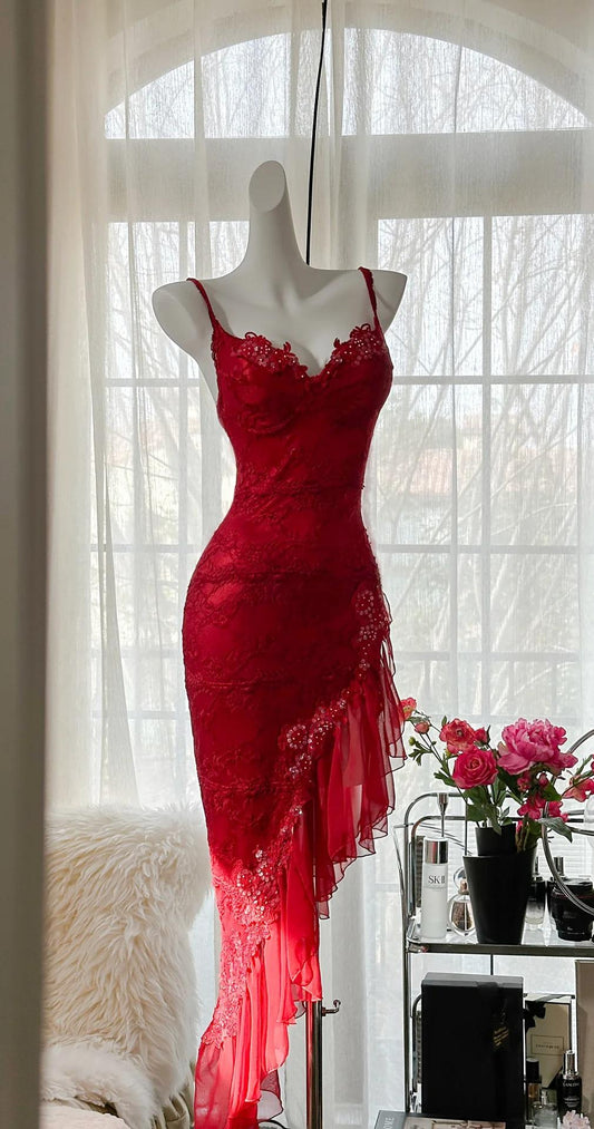 Elegante rote Spitze Spaghettiträger Ballkleider Vintage Partykleider mit Rüschen ED02284