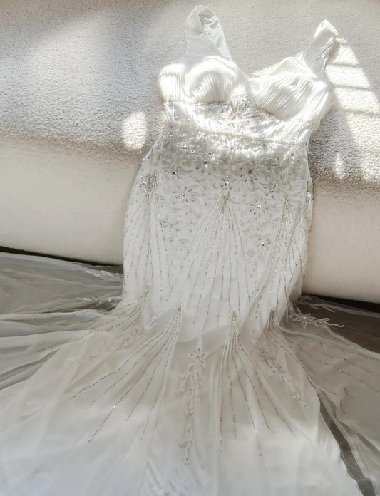 Elegantes weißes Chiffon-Meerjungfrau-Abschlussballkleid mit V-Ausschnitt und Perlen, Vintage-Abendkleider ED02292
