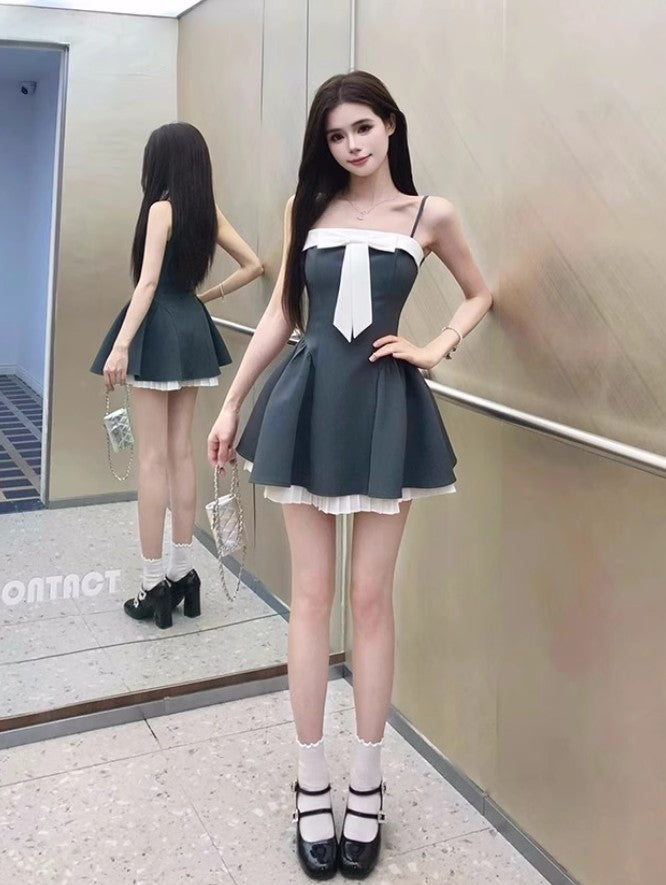 Robe à bretelles style français avec jupe courte à taille nouée ED02305