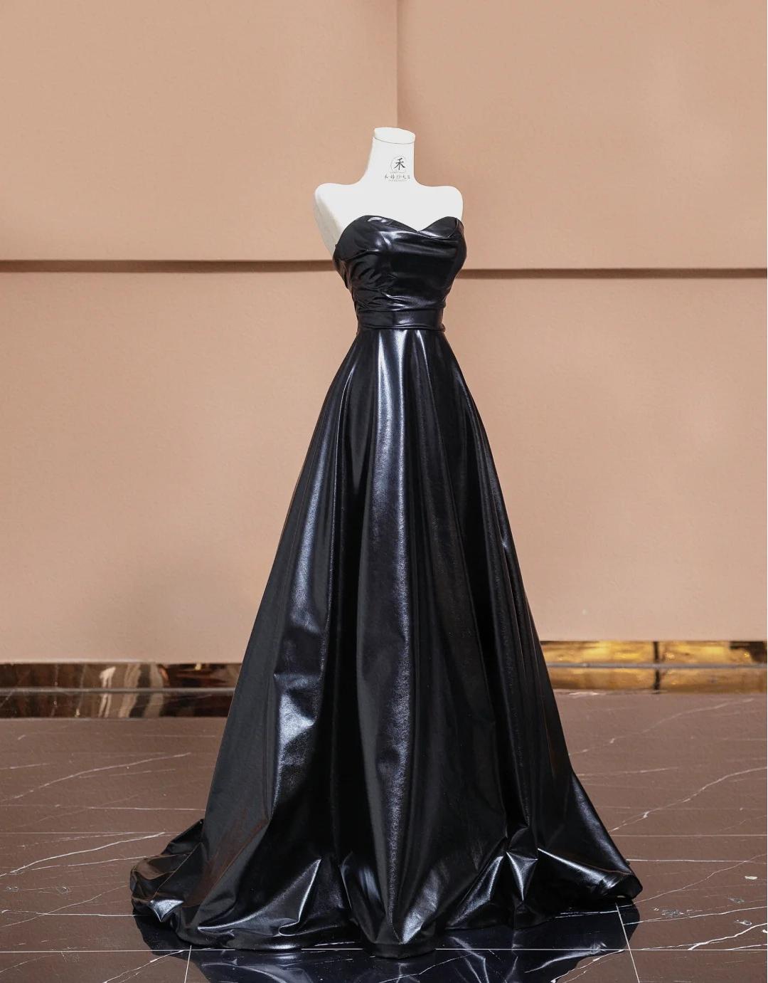 Elegantes schwarzes herzförmiger Ausschnitt A-Linie Satin langes Ballkleid formelle Abendkleider ED02308