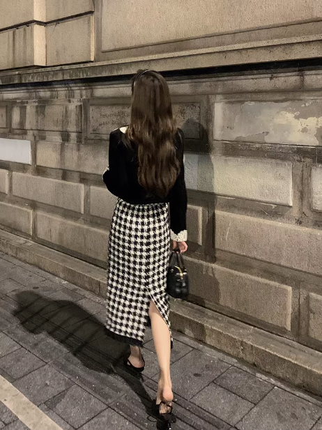Chanel Retro-Samtkostüm mit hoher Taille ED0232