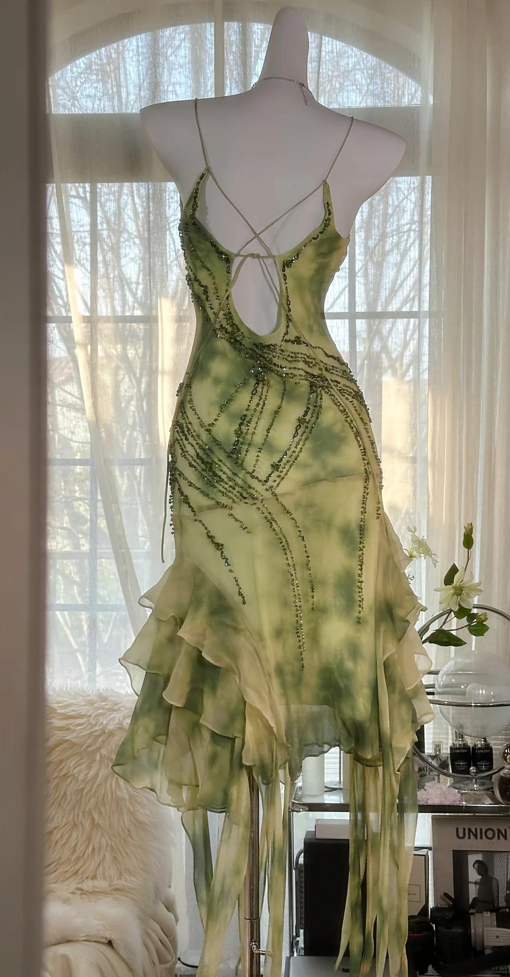 Superbe robe fourreau verte à bretelles spaghetti, en mousseline de soie, courte et perlée, style années 2000, ED02388