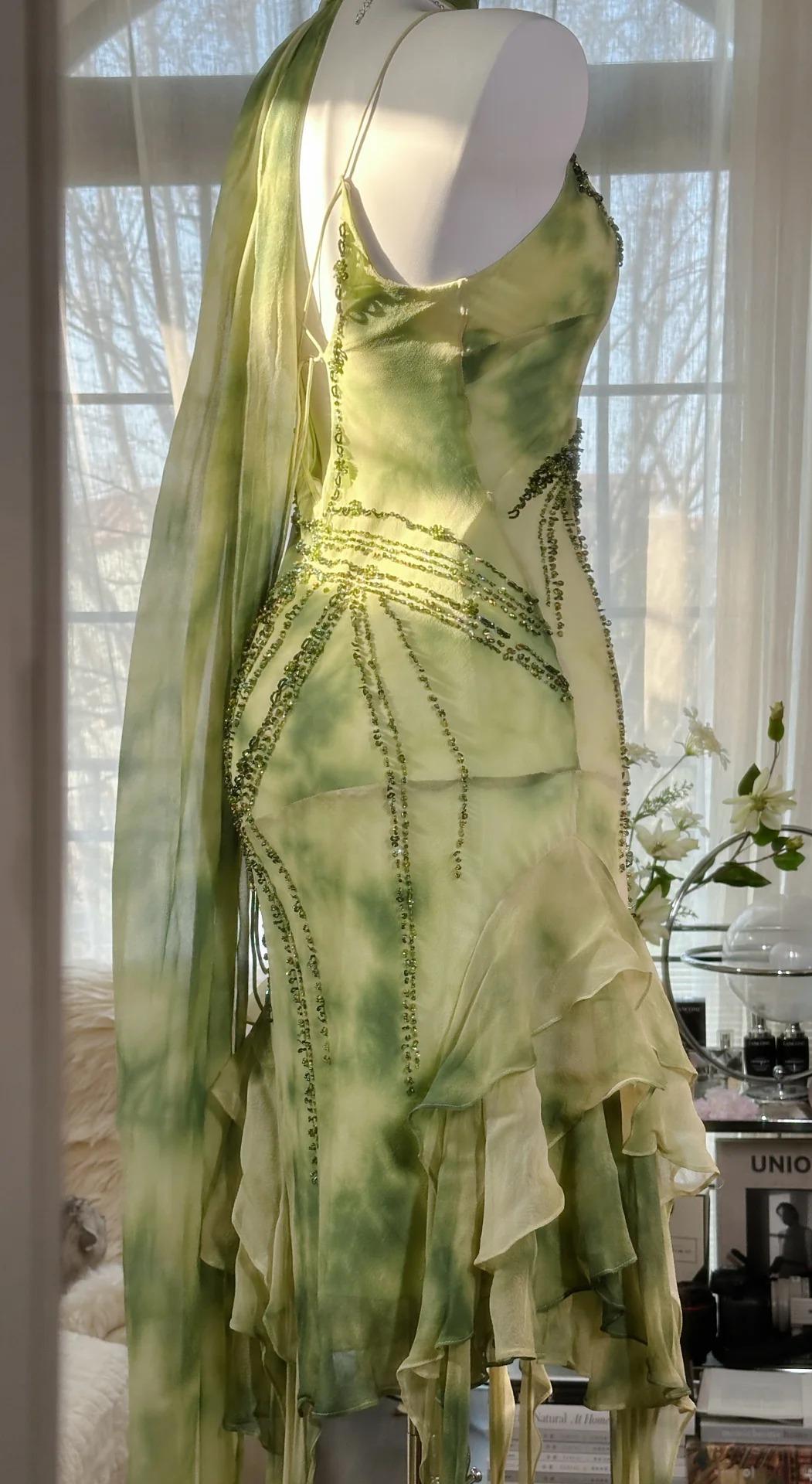 Superbe robe fourreau verte à bretelles spaghetti, en mousseline de soie, courte et perlée, style années 2000, ED02388