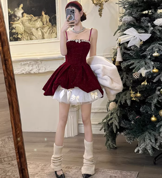 Red Velvet A-Line Strapless Homecoming Dress Tulle Two-Piece Short Prom Dresses with Bow 