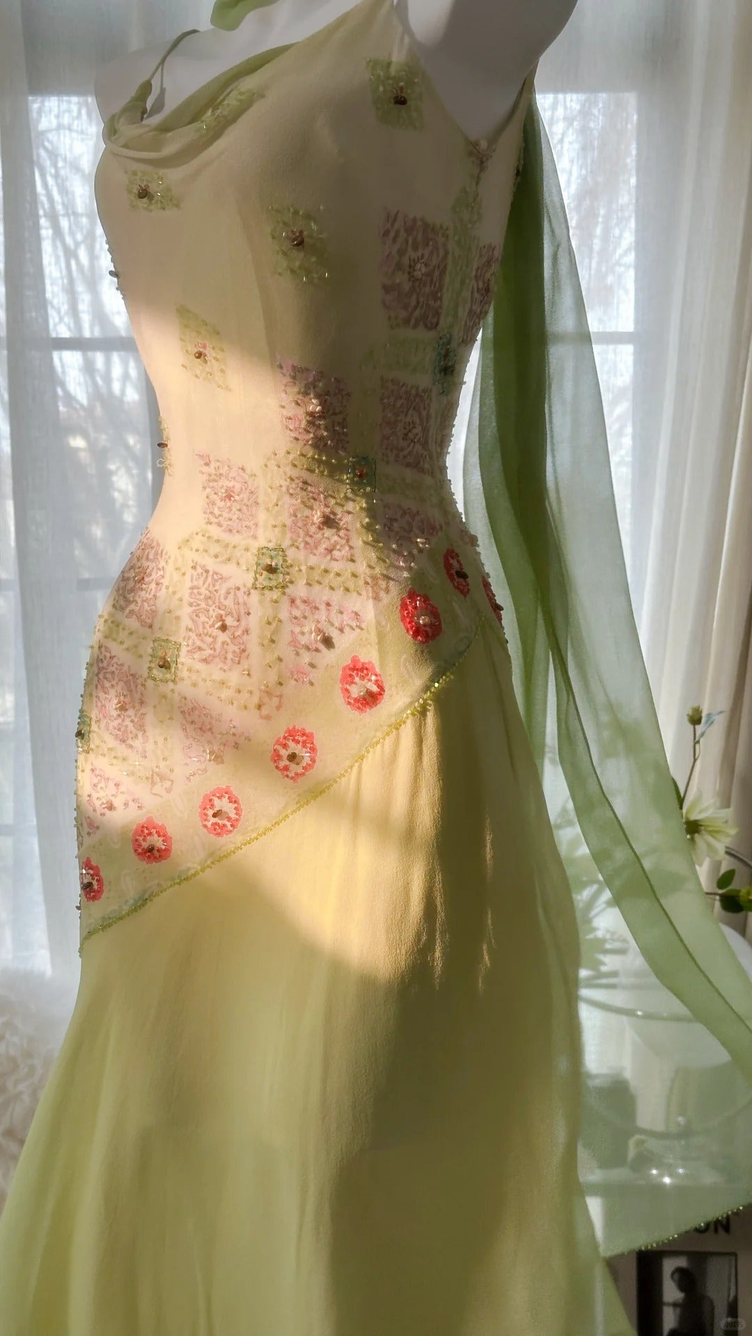 Robe de soirée vintage verte à bretelles spaghetti, fourreau en mousseline de soie et perles, robe de bal courte ED02406