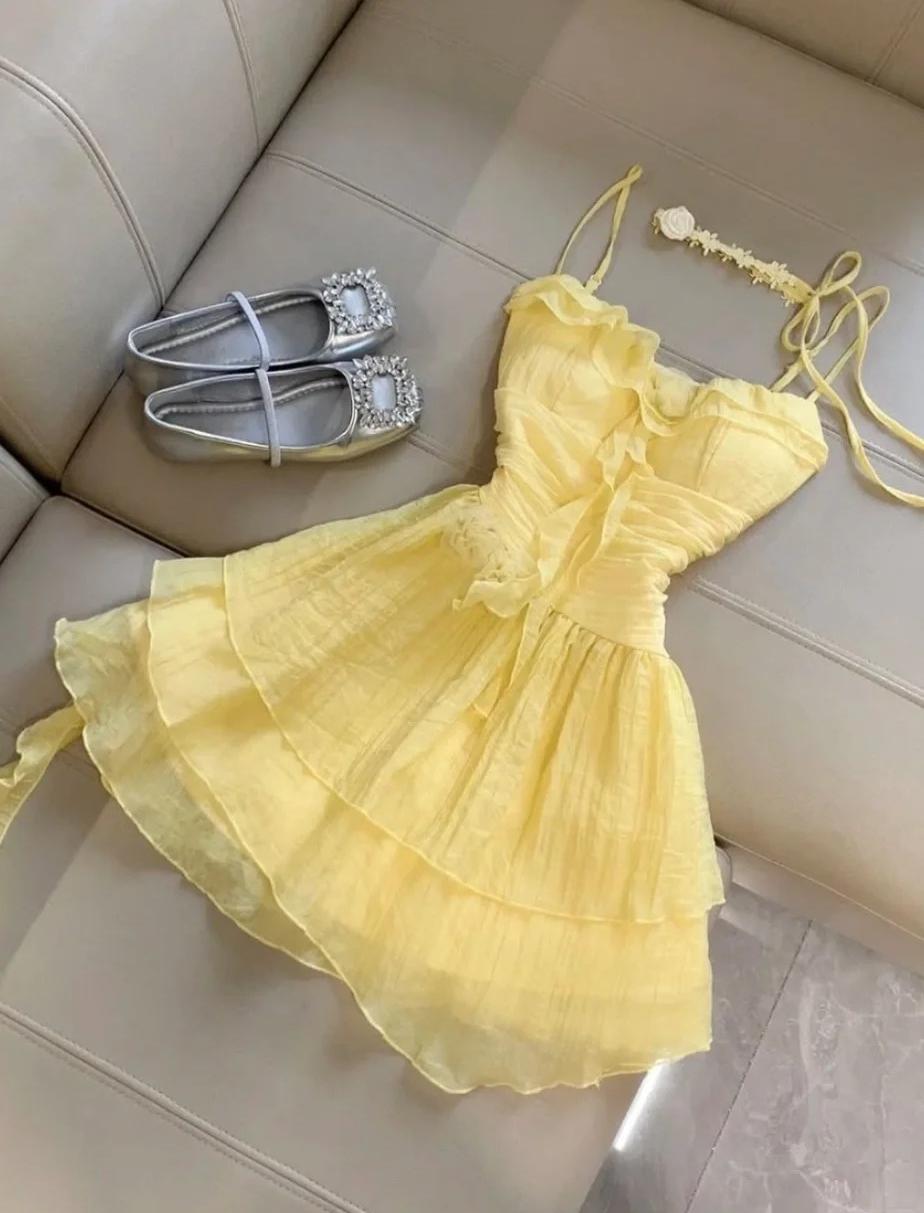 Robe de bal courte en mousseline de soie, coupe trapèze, bretelles spaghetti, jaune beurre, ED02409