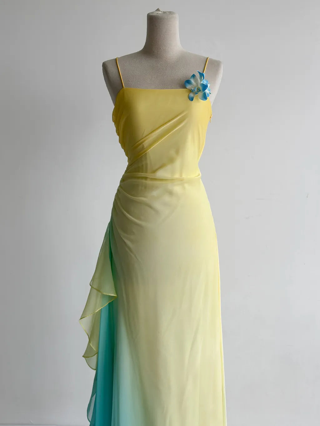 Märchenhafte Buttergelbe Spaghettiträger-Etuikleid aus Chiffon mit langen Ballkleidern im Vintage-Stil ED02416