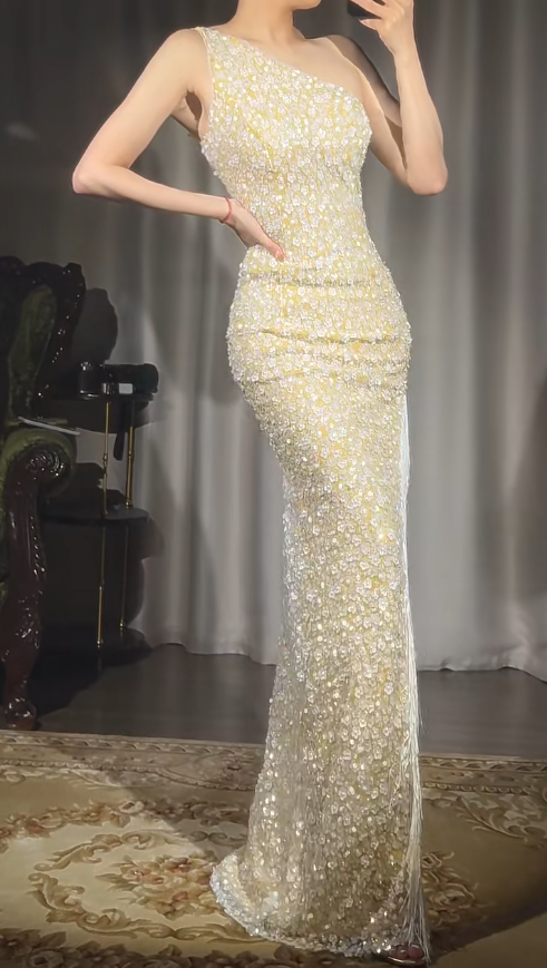 Robe de soirée longue jaune élégante à une épaule, fourreau, sequins et perles, avec fentes ED02417