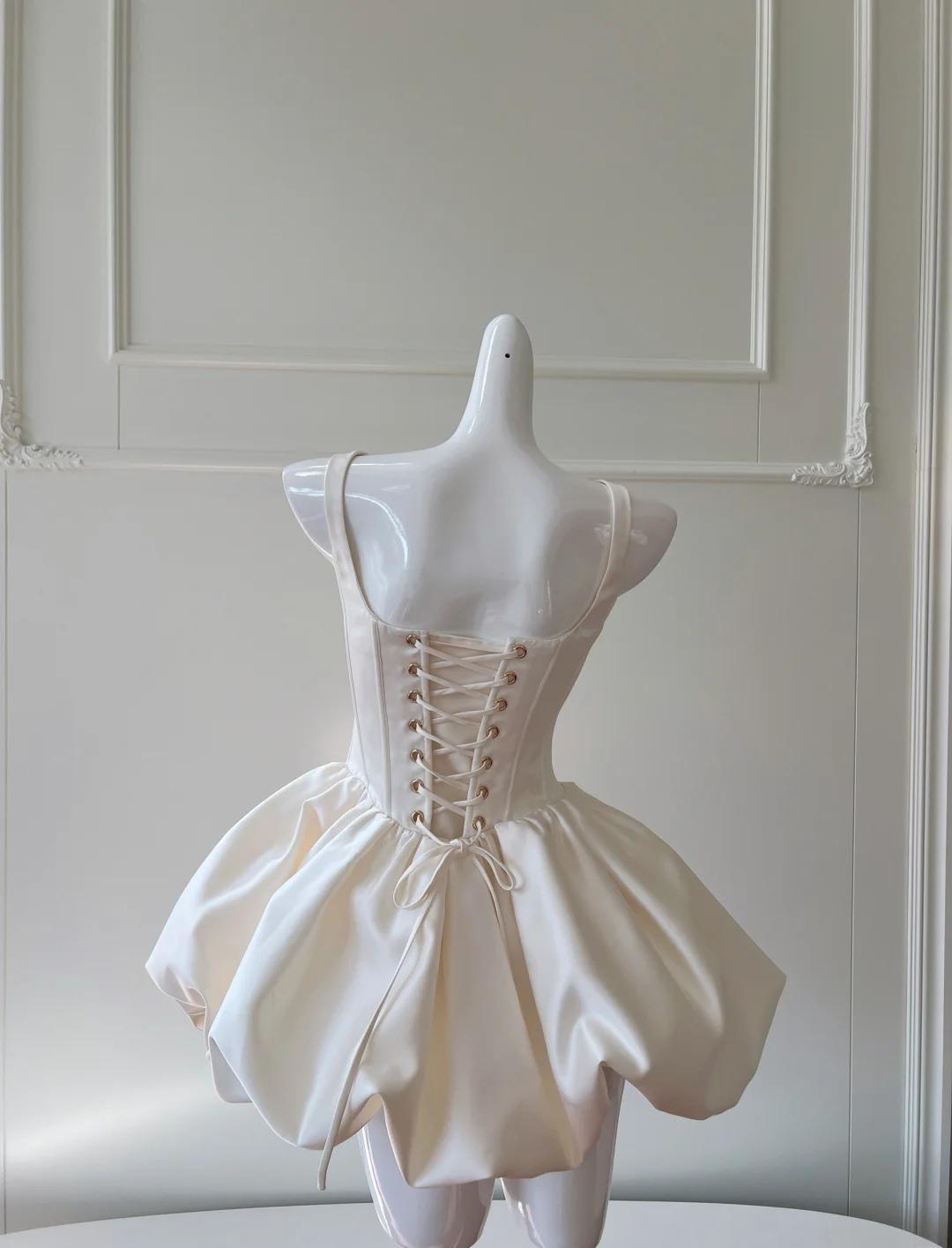 Robe de bal courte en satin blanc crème, col carré, coupe trapèze, robe de soirée ED02438