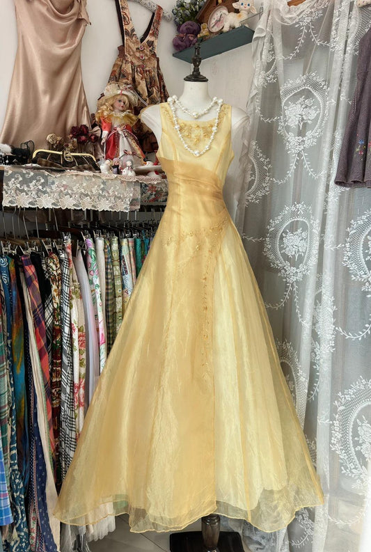 Robe de soirée glamour jaune beurre, col rond, coupe trapèze, en tulle, ED02441