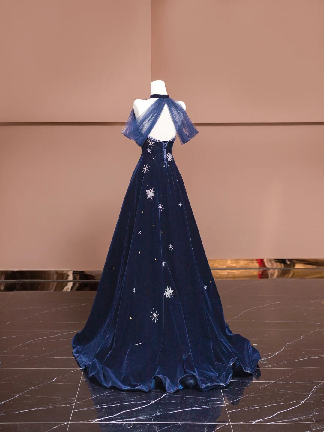 Elegantes Marineblaues Herzausschnitt A-Linie Samt Langes Ballkleid Formelle Abendkleider ED02446