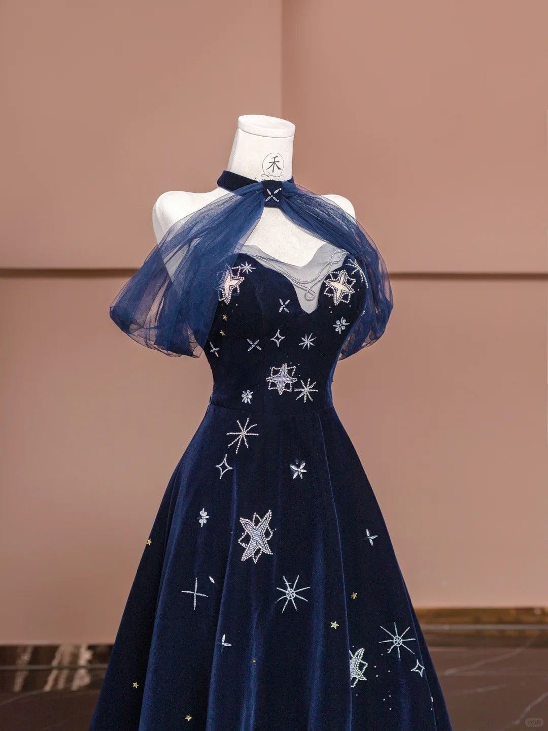 Elegantes Marineblaues Herzausschnitt A-Linie Samt Langes Ballkleid Formelle Abendkleider ED02446