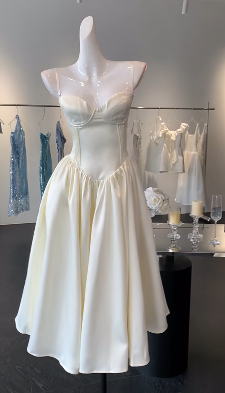 Robe de bal courte en satin à bretelles spaghetti, coupe trapèze, couleur crème douce, robe de soirée d'anniversaire, ED02521
