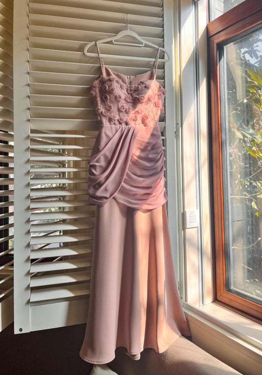 Wunderschöne Spaghettiträger Rosa Satin Meerjungfrau Applikationen Ballkleider Einfache Abendkleider ED02536