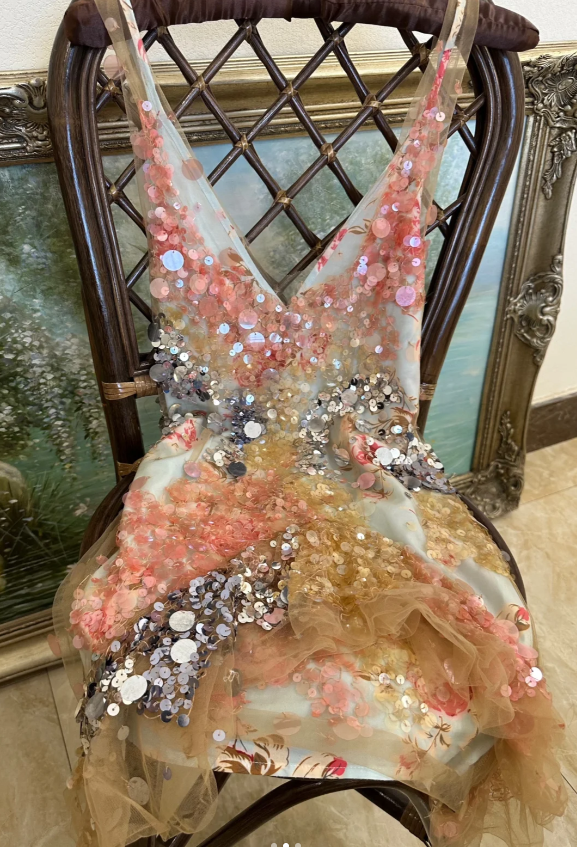 Stunning V-neck Bodycon Party Dress Sequin Chiffon Short Prom Dresses Sparkly Homecoming Dresses 