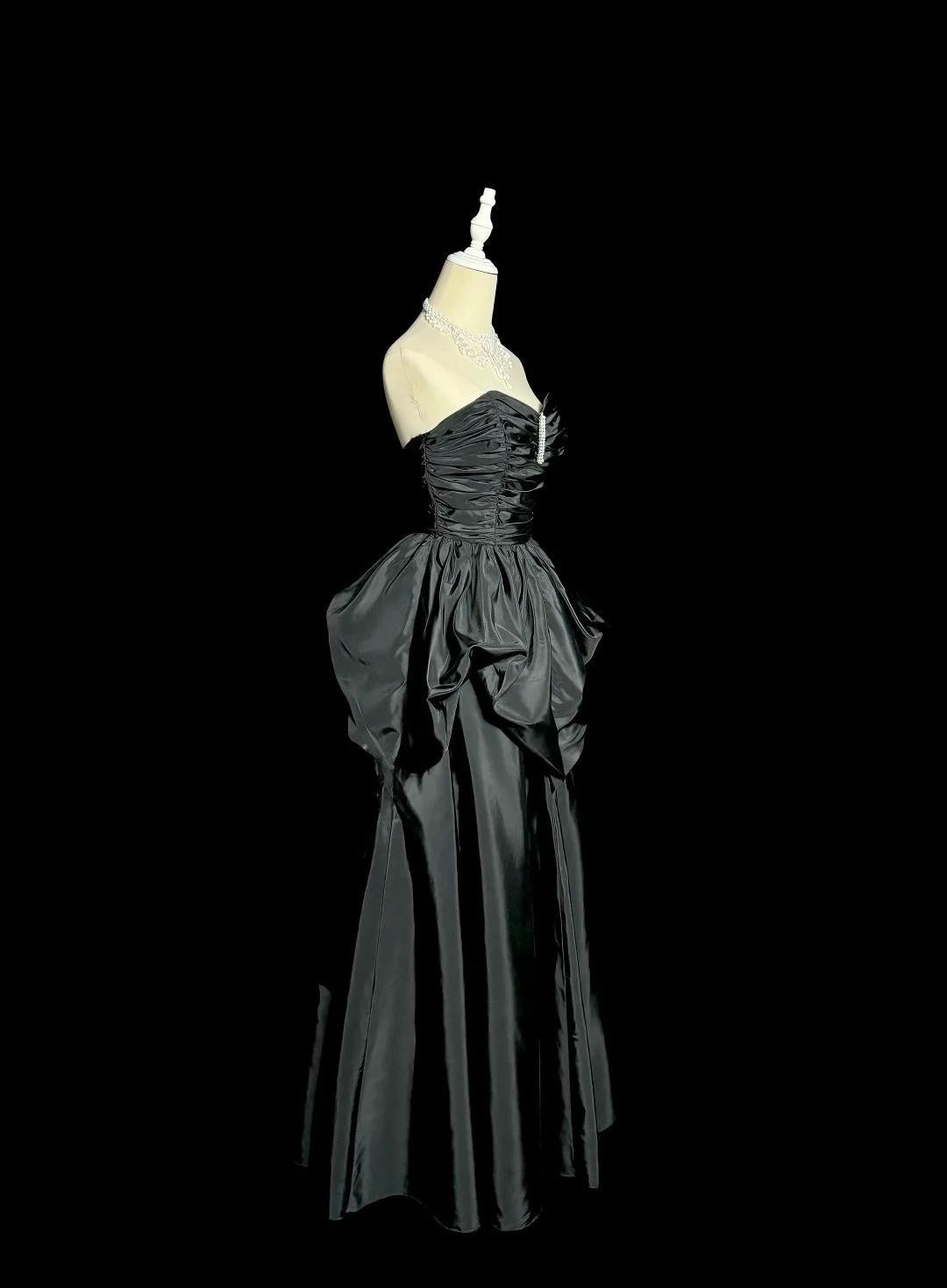 Glam Schwarzes Herzausschnitt A-Linie Taft Langes Ballkleid Elegante Abendkleider ED02550