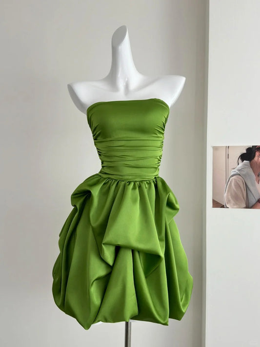 Elegante grüne trägerlose A-Linie Satin kurze Ballkleider Homecoming Kleider ED02572