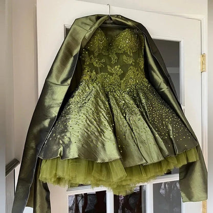 Wunderschönes dunkelolivgrünes herzförmiger Ausschnitt A-Linie Satin Tüll Kurzes Ballkleid Homecoming-Kleid ED02575