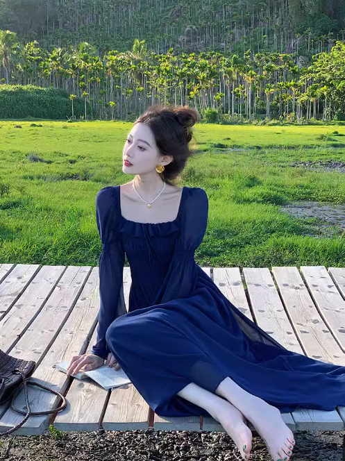 Französisches Retro-blaues Chiffon-Langes Kleid mit quadratischem Ausschnitt und Puffärmeln ED0258