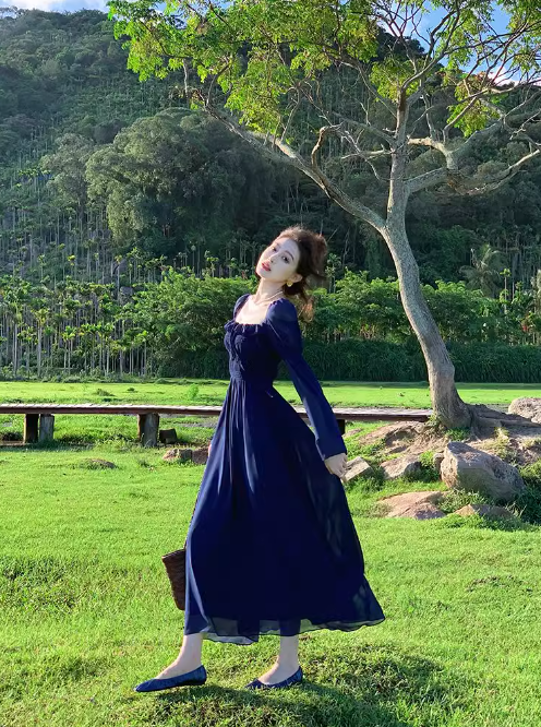 Französisches Retro-blaues Chiffon-Langes Kleid mit quadratischem Ausschnitt und Puffärmeln ED0258