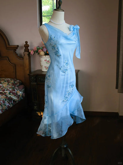 Robe de soirée courte et élégante en mousseline de soie, col asymétrique, bleu, avec perles, ED02591