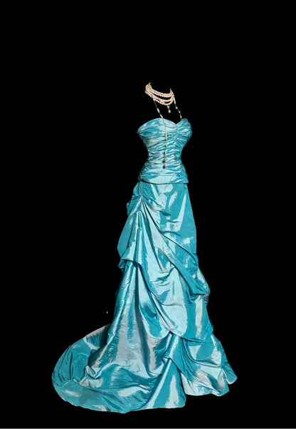 Wunderschönes dunkelolivgrünes herzförmiger Ausschnitt A-Linie Satin Tüll Kurzes Ballkleid Homecoming-Kleid ED02575