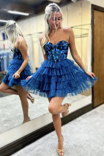Wunderschönes dunkelolivgrünes herzförmiger Ausschnitt A-Linie Satin Tüll Kurzes Ballkleid Homecoming-Kleid ED02575
