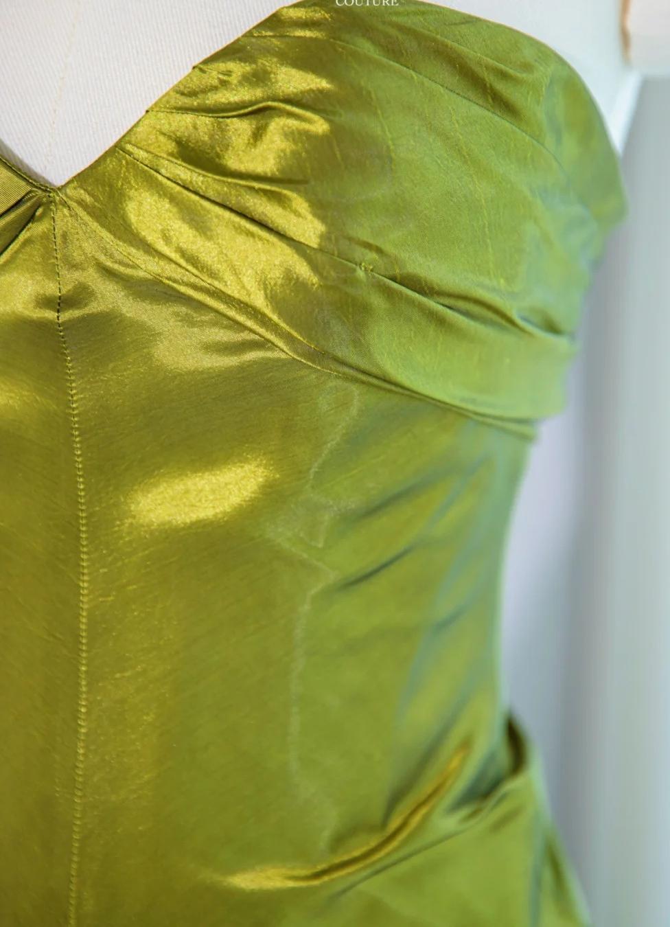 Wunderschönes dunkelolivgrünes herzförmiger Ausschnitt A-Linie Satin Tüll Kurzes Ballkleid Homecoming-Kleid ED02575