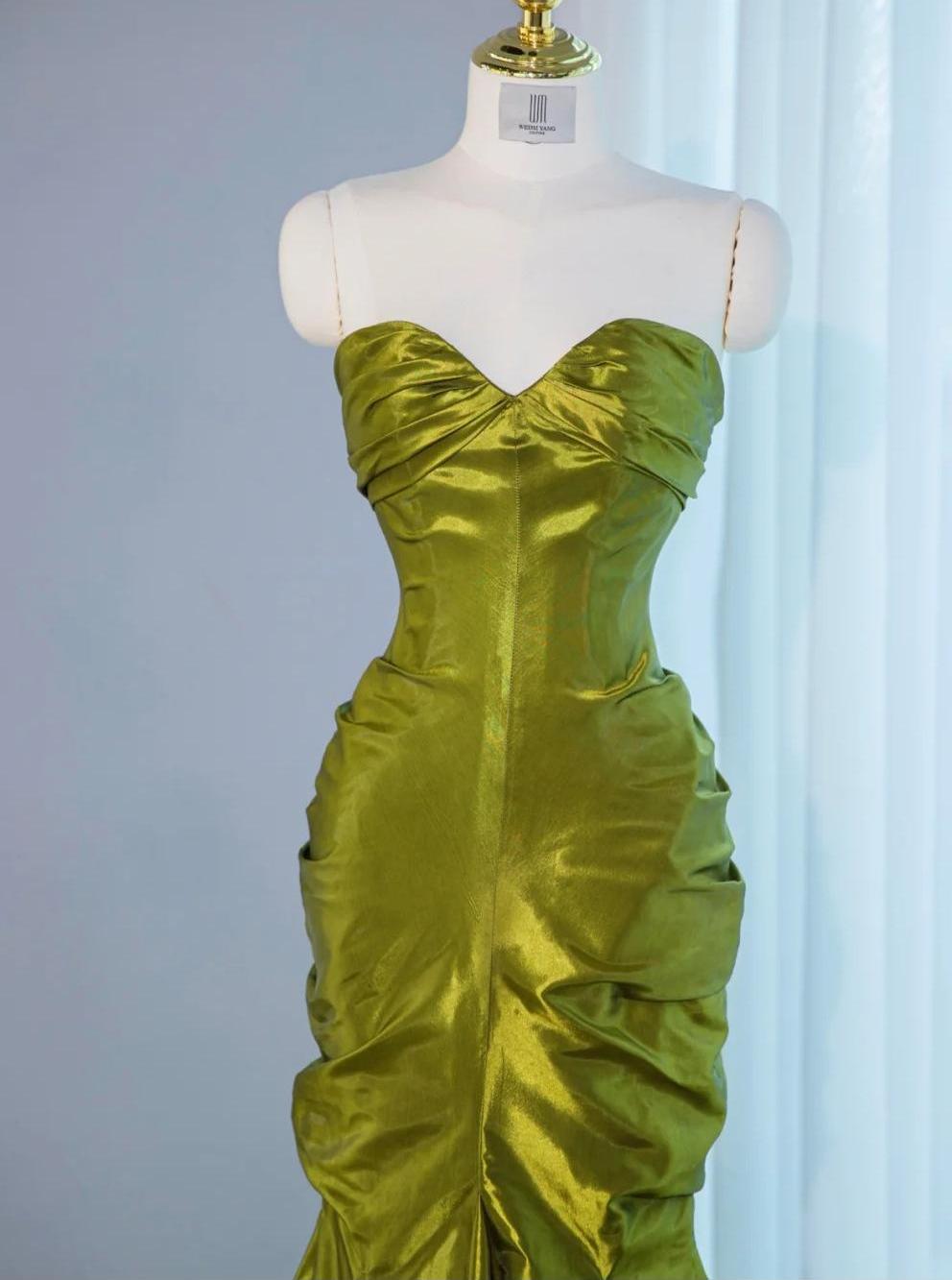 Wunderschönes dunkelolivgrünes herzförmiger Ausschnitt A-Linie Satin Tüll Kurzes Ballkleid Homecoming-Kleid ED02575