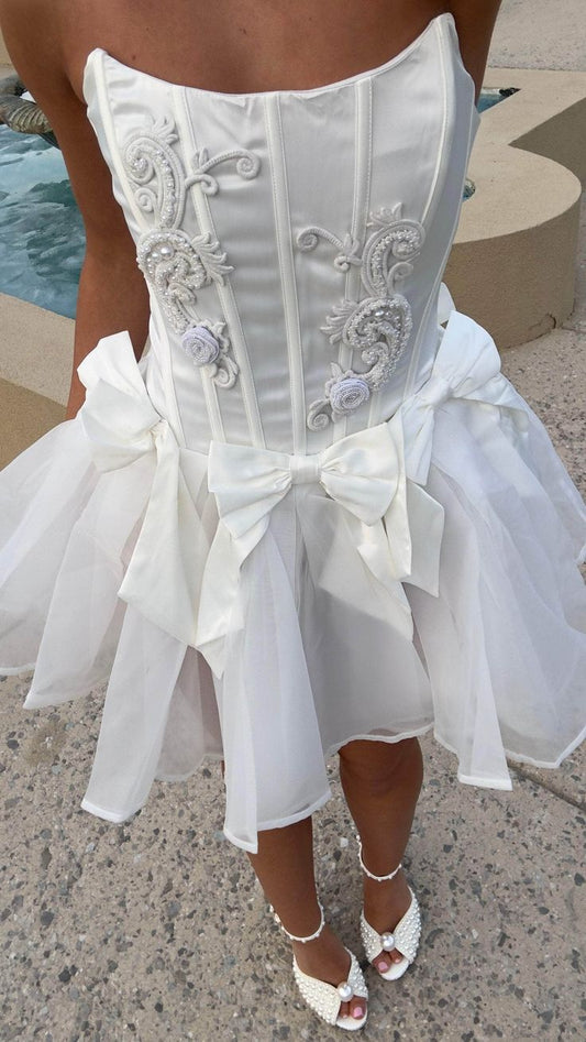Elegant White Strapless A-Line Tulle Beaded Short Prom Dresses Homecoming Dresses ED02745