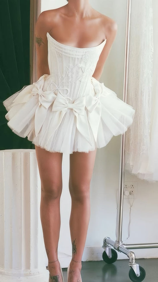 Elegant White Strapless A-Line Satin Tulle Short Prom Dresses Homecoming Dresses with Bow ED02778