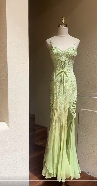 Wunderschönes dunkelolivgrünes herzförmiger Ausschnitt A-Linie Satin Tüll Kurzes Ballkleid Homecoming-Kleid ED02575