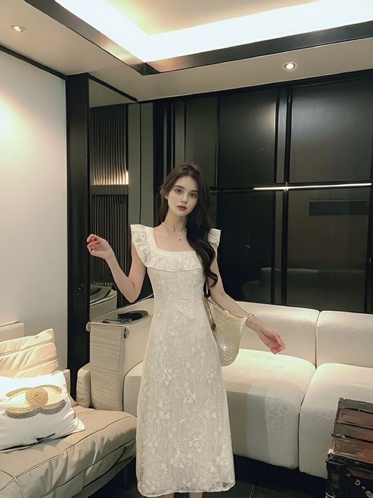 Tea Break – Kleid mit französischer Spitzenstickerei und Blumenrüschen, ED0298