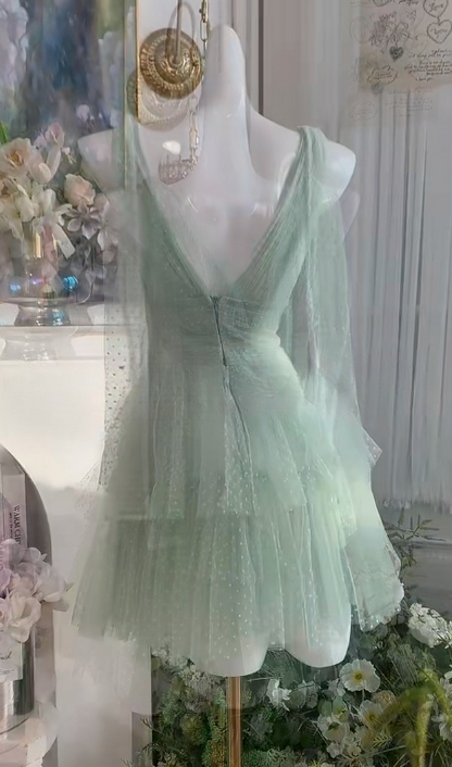 Wunderschönes dunkelolivgrünes herzförmiger Ausschnitt A-Linie Satin Tüll Kurzes Ballkleid Homecoming-Kleid ED02575