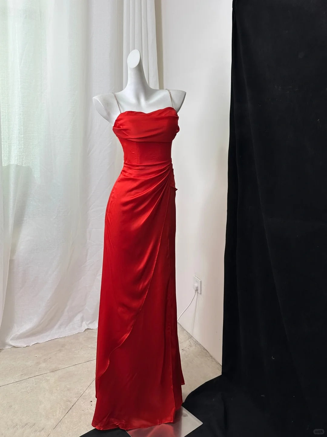 Wunderschönes dunkelolivgrünes herzförmiger Ausschnitt A-Linie Satin Tüll Kurzes Ballkleid Homecoming-Kleid ED02575