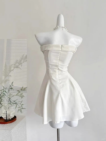 Wunderschönes dunkelolivgrünes herzförmiger Ausschnitt A-Linie Satin Tüll Kurzes Ballkleid Homecoming-Kleid ED02575