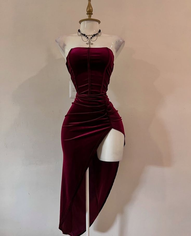 Elegant Burgundy Strapless Party Dress Bodycon Satin Short Evening Gowns Sexy Birthday Dresses