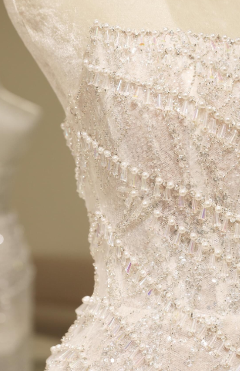Wunderschönes dunkelolivgrünes herzförmiger Ausschnitt A-Linie Satin Tüll Kurzes Ballkleid Homecoming-Kleid ED02575