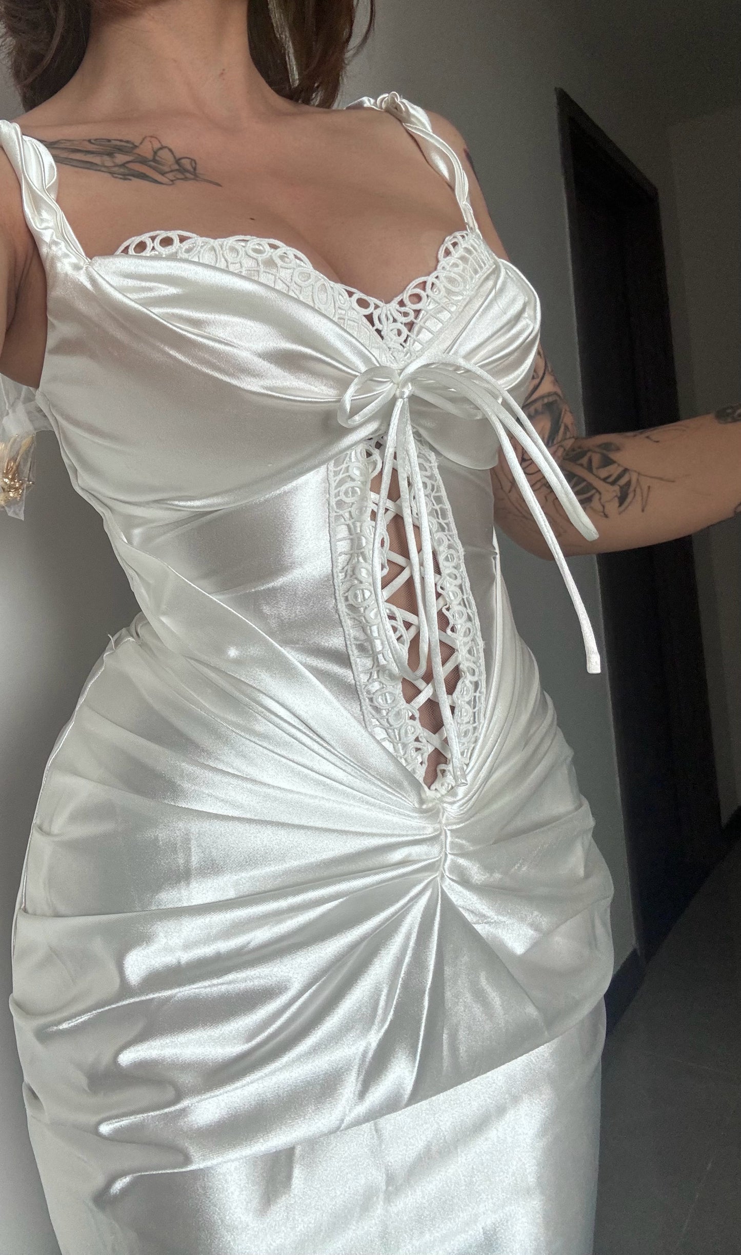Wunderschönes dunkelolivgrünes herzförmiger Ausschnitt A-Linie Satin Tüll Kurzes Ballkleid Homecoming-Kleid ED02575