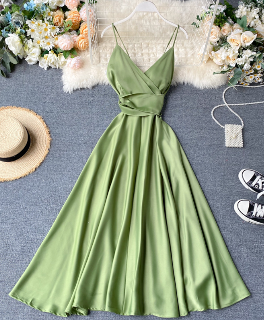Einfarbiges rückenfreies Sling-Kleid mit hoher Taille ED0333