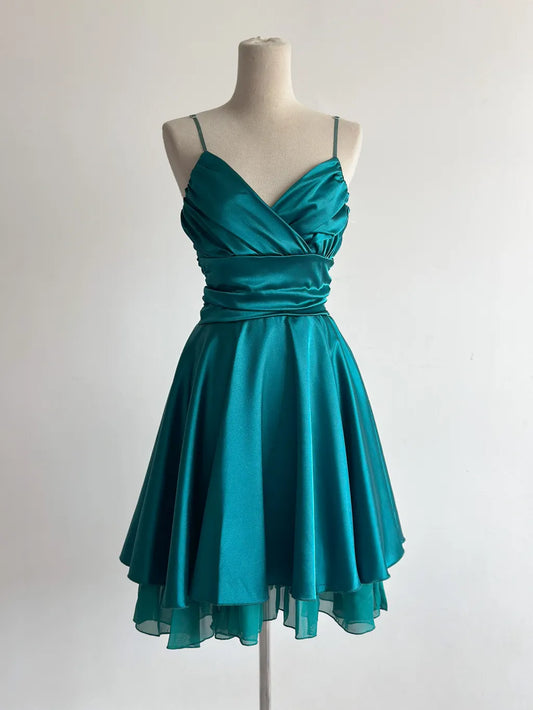 Wunderschönes dunkelolivgrünes herzförmiger Ausschnitt A-Linie Satin Tüll Kurzes Ballkleid Homecoming-Kleid ED02575