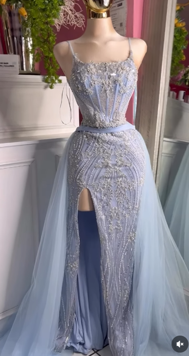 Stunning Blue Spaghetti Straps A-Line Beading Appliques Long Prom Dress Slit Tulle Evening Gown Quinceañera Dress ED03609