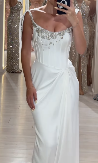 Wunderschönes dunkelolivgrünes herzförmiger Ausschnitt A-Linie Satin Tüll Kurzes Ballkleid Homecoming-Kleid ED02575