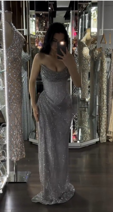 Wunderschönes dunkelolivgrünes herzförmiger Ausschnitt A-Linie Satin Tüll Kurzes Ballkleid Homecoming-Kleid ED02575
