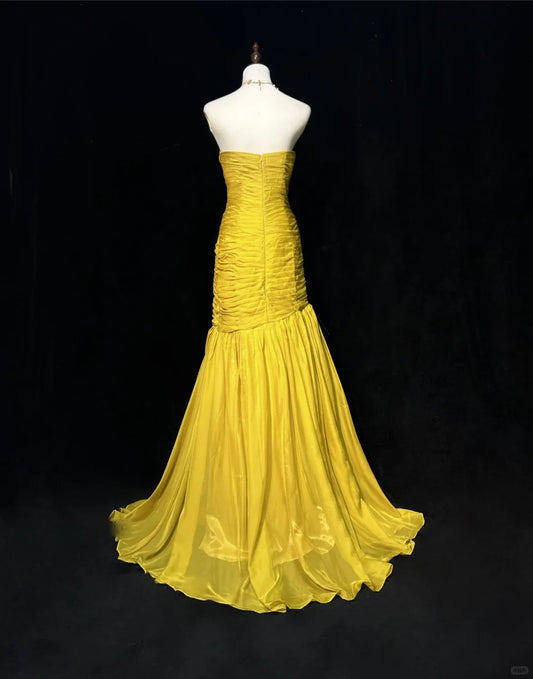 Wunderschönes dunkelolivgrünes herzförmiger Ausschnitt A-Linie Satin Tüll Kurzes Ballkleid Homecoming-Kleid ED02575
