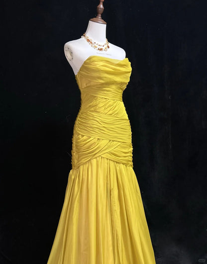 Wunderschönes dunkelolivgrünes herzförmiger Ausschnitt A-Linie Satin Tüll Kurzes Ballkleid Homecoming-Kleid ED02575