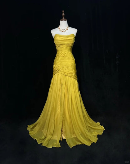 Wunderschönes dunkelolivgrünes herzförmiger Ausschnitt A-Linie Satin Tüll Kurzes Ballkleid Homecoming-Kleid ED02575