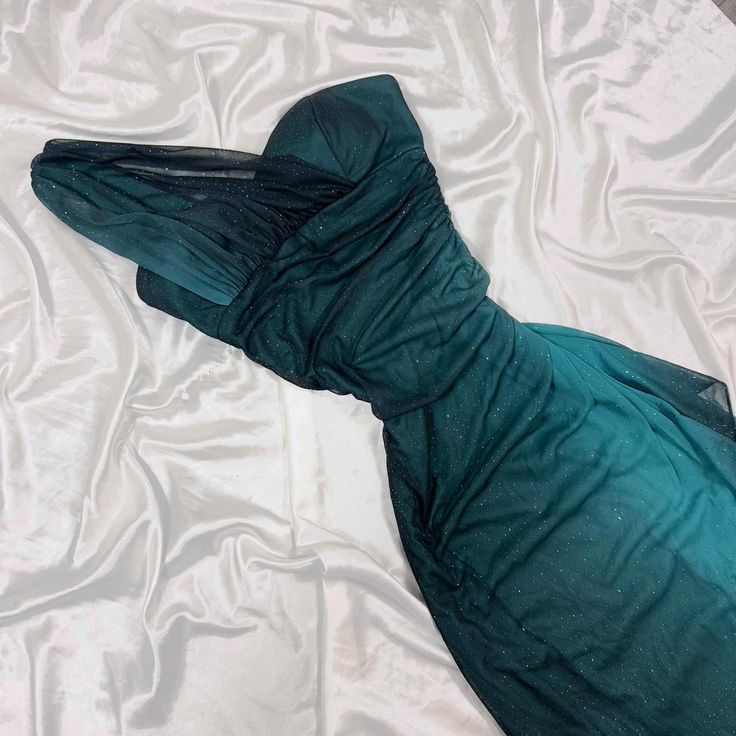 Wunderschönes dunkelolivgrünes herzförmiger Ausschnitt A-Linie Satin Tüll Kurzes Ballkleid Homecoming-Kleid ED02575